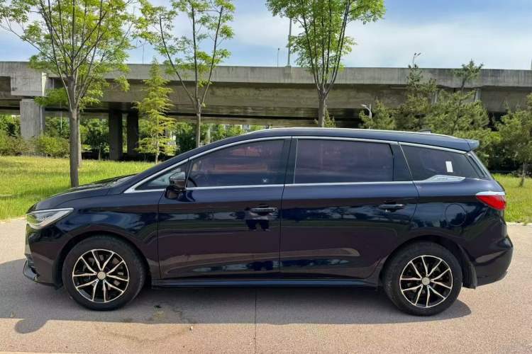 Used BYD Song MAX 2017 1.5T Automatic Smart Connect Elite 7-Seater Exterior 3