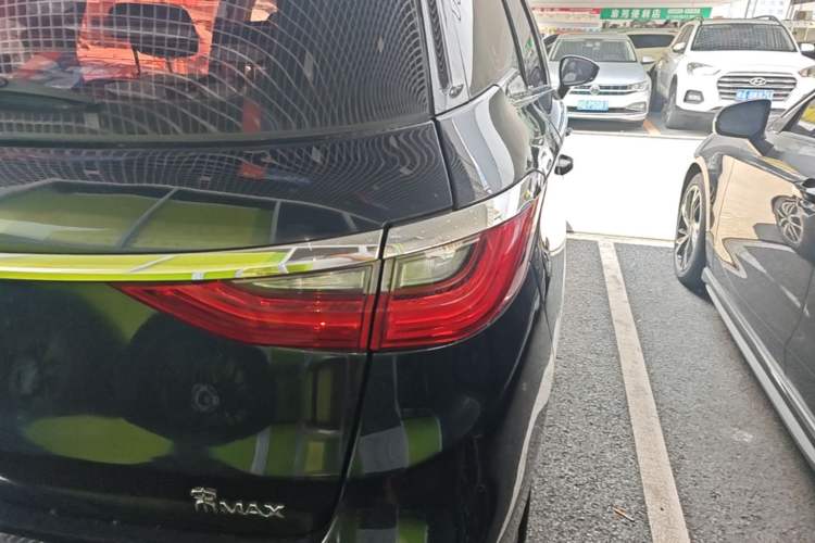 Used BYD Song MAX 2017 1.5T Manual Smart Connect Luxury 7-Seater Exterior 3