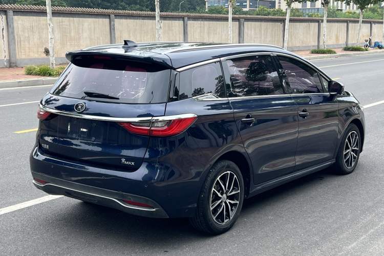 Used BYD Song MAX 2017 1.5T Automatic Smart Connect Elite 7-Seater Exterior 4