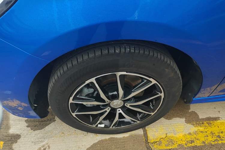 Used BYD Song MAX 2017 1.5T Automatic Smart Connect Prestige 7-Seater Exterior 4