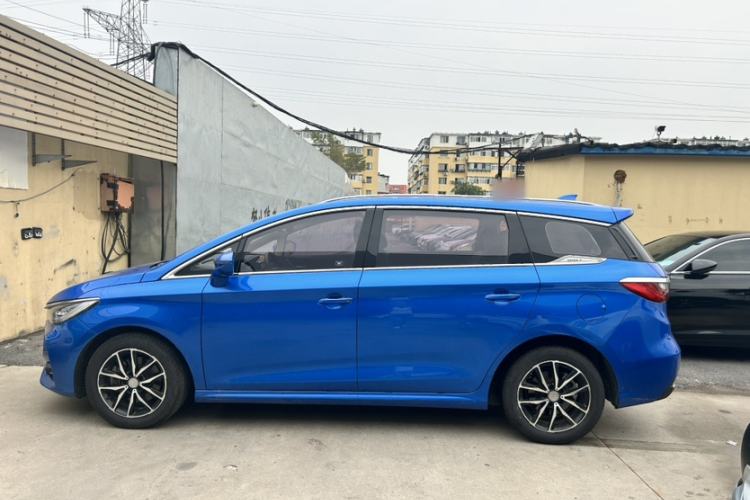 Used BYD Song MAX 2017 1.5T Automatic Smart Connect Elite 7-Seater Exterior 4