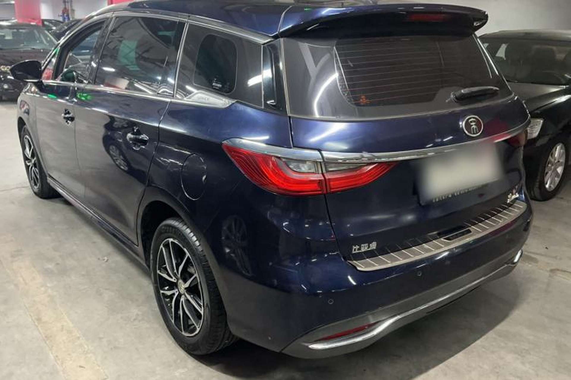 Used BYD Song MAX 2017 1.5T Automatic Smart Connect Luxury 7-Seater Exterior 4