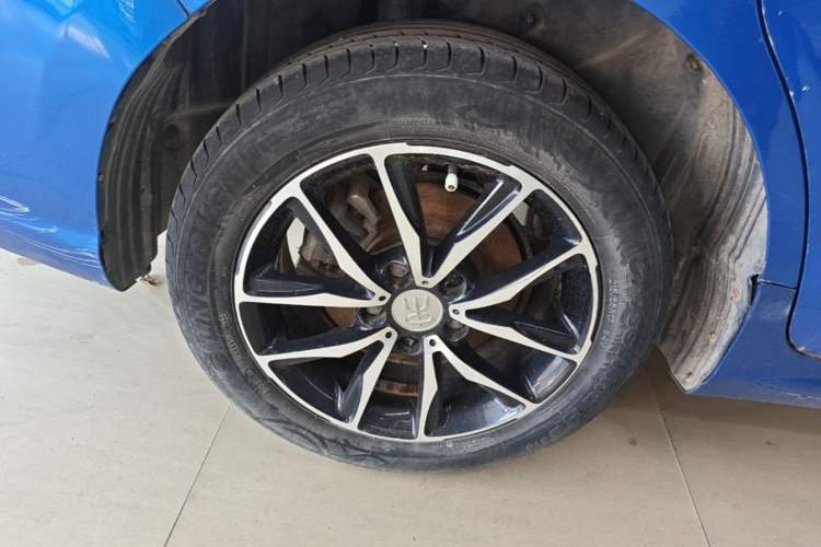 Used BYD Song MAX 2017 1.5T Automatic Smart Connect Elite 7-Seater Exterior 5