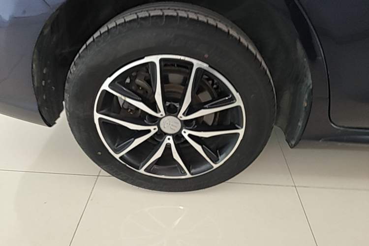 Used BYD Song MAX 2017 1.5T Manual Smart Connect Luxury 7-Seater Exterior 5