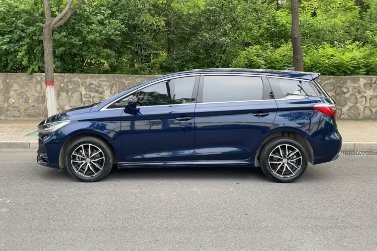 Used BYD Song MAX 2017 1.5T Manual Smart Connect Luxury 7-Seater Exterior 5
