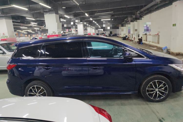 Used BYD Song MAX 2017 1.5T Manual Smart Connect Luxury 7-Seater Exterior 5