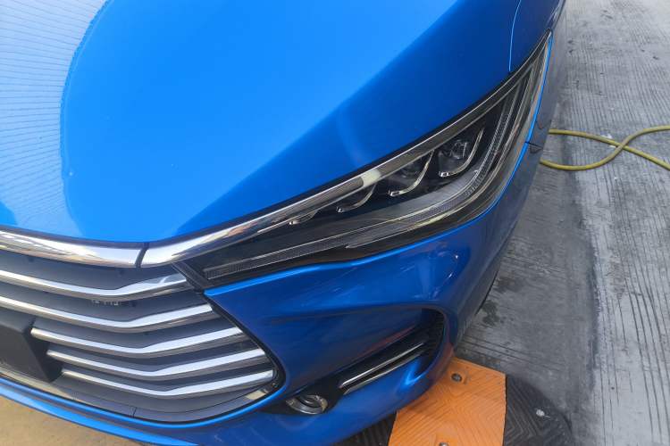 Used BYD Song MAX 2017 1.5T Automatic Smart Connect Elite 7-Seater Exterior 5