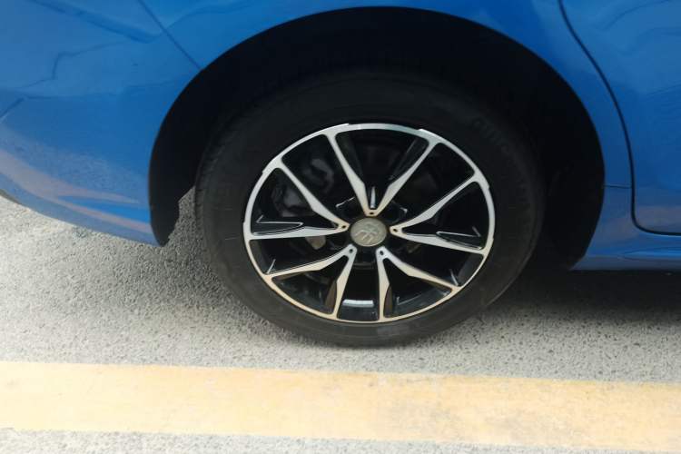Used BYD Song MAX 2017 1.5T Automatic Smart Connect Elite 7-Seater Exterior 5