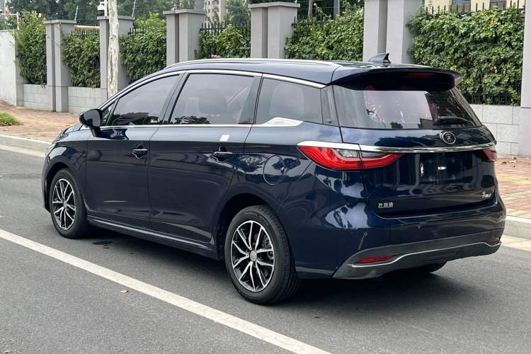Used BYD Song MAX 2017 1.5T Automatic Smart Connect Elite 7-Seater Exterior 6