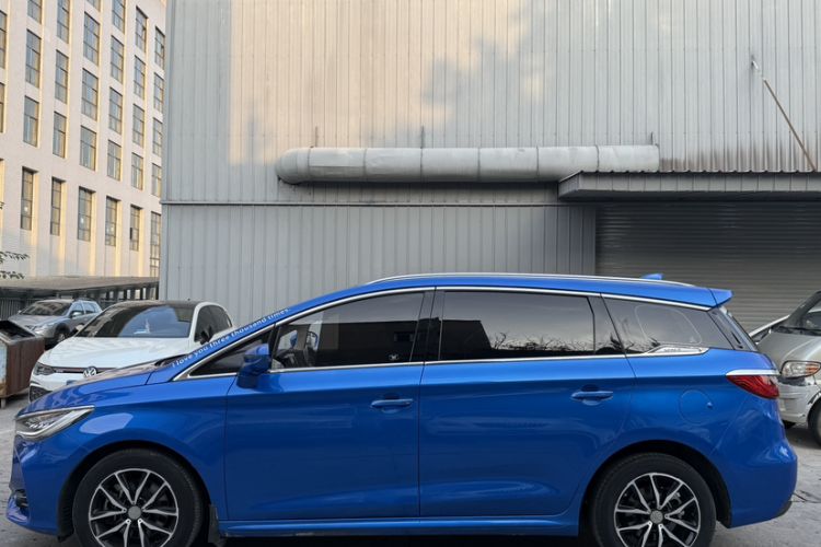 Used BYD Song MAX 2017 1.5T Automatic Smart Connect Elite 7-Seater Exterior 6