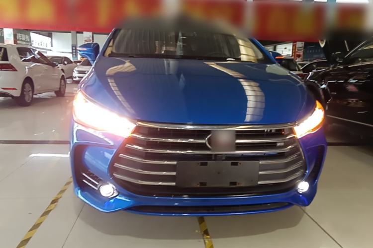 Used BYD Song MAX 2017 1.5T Automatic Smart Connect Elite 7-Seater Front