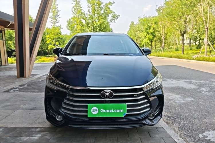 Used BYD Song MAX 2017 1.5T Manual Smart Connect Luxury 7-Seater Front