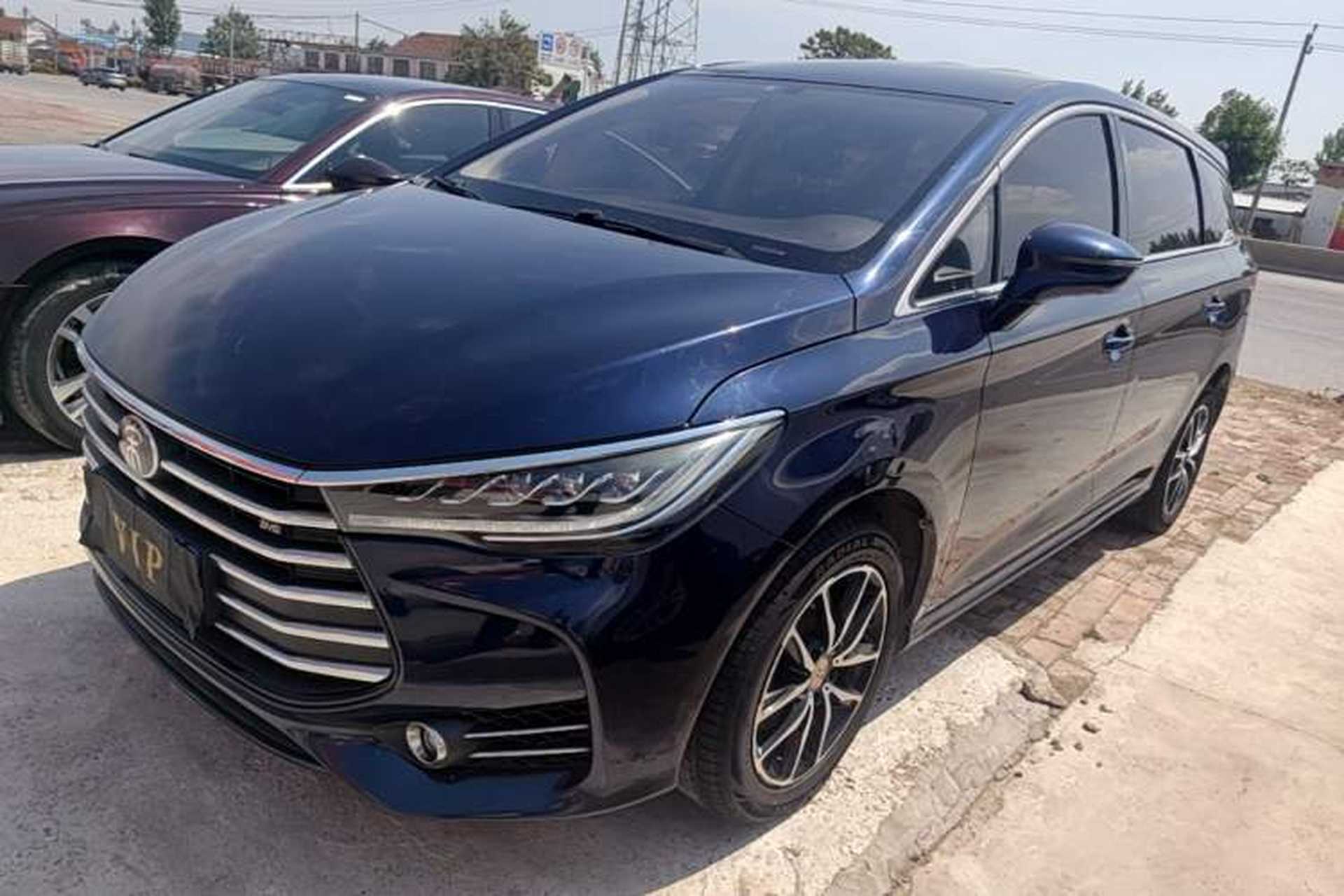 Used BYD Song MAX 2017 1.5T Manual Smart Connect Luxury 7-Seater Front Left 45 Deg