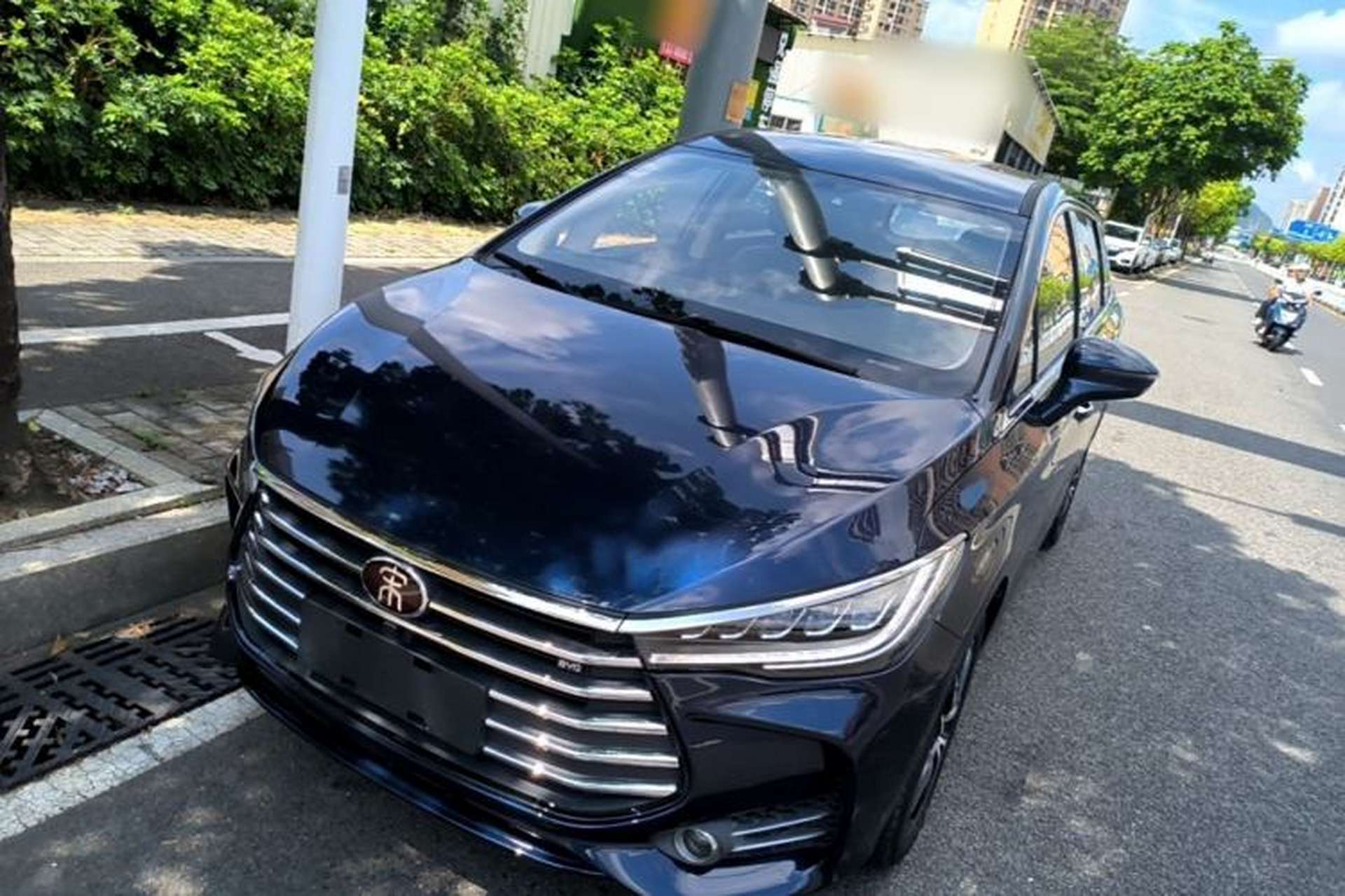 Used BYD Song MAX 2017 1.5T Automatic Smart Connect Luxury 7-Seater Front Left 45 Deg