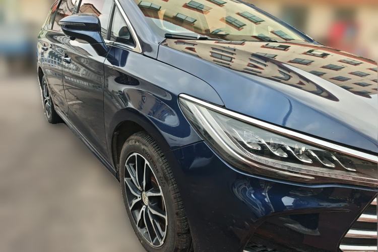 Used BYD Song MAX 2017 1.5T Automatic Smart Connect Elite 7-Seater Front Right 45 Deg