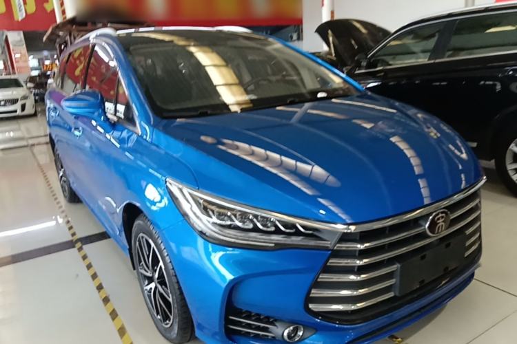 Used BYD Song MAX 2017 1.5T Automatic Smart Connect Elite 7-Seater Front Right 45 Deg