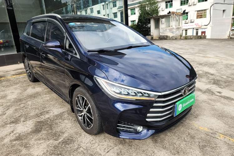 Used BYD Song MAX 2017 1.5T Automatic Smart Connect Elite 7-Seater Front Right 45 Deg