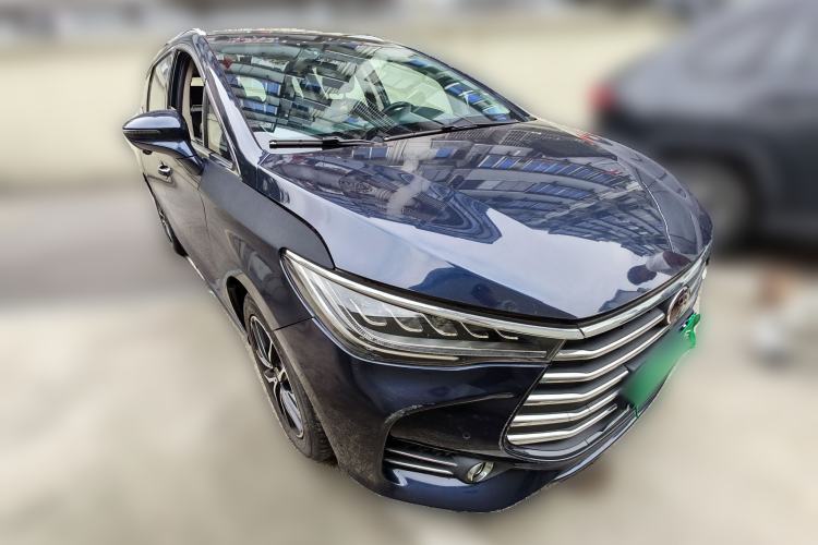 Used BYD Song MAX 2017 1.5T Automatic Smart Connect Elite 7-Seater Front Right 45 Deg