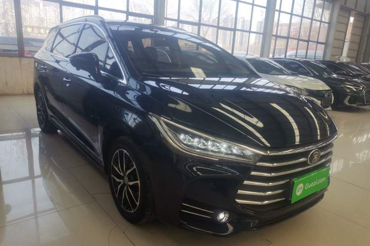 Used BYD Song MAX 2017 1.5T Automatic Smart Connect Elite 7-Seater Front Right 45 Deg