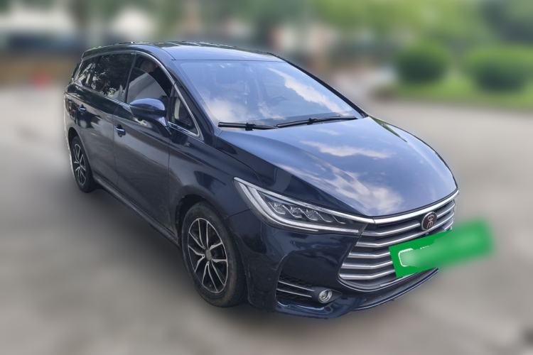 Used BYD Song MAX 2017 1.5T Automatic Smart Connect Luxury 7-Seater Front Right 45 Deg