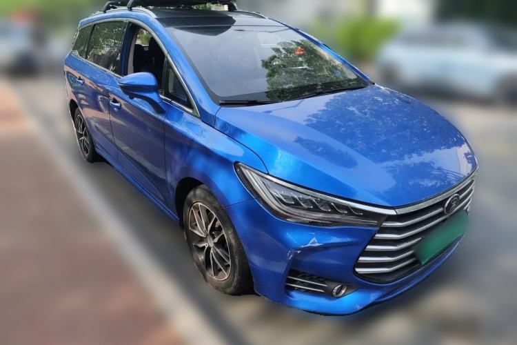 Used BYD Song MAX 2017 1.5T Automatic Smart Connect Elite 7-Seater Front Right 45 Deg