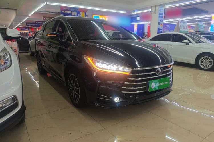 Used BYD Song MAX 2017 1.5T Automatic Smart Connect Elite 7-Seater Front Right 45 Deg