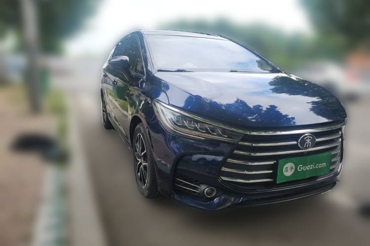 Used BYD Song MAX 2017 1.5T Automatic Smart Connect Elite 7-Seater Front Right 45 Deg