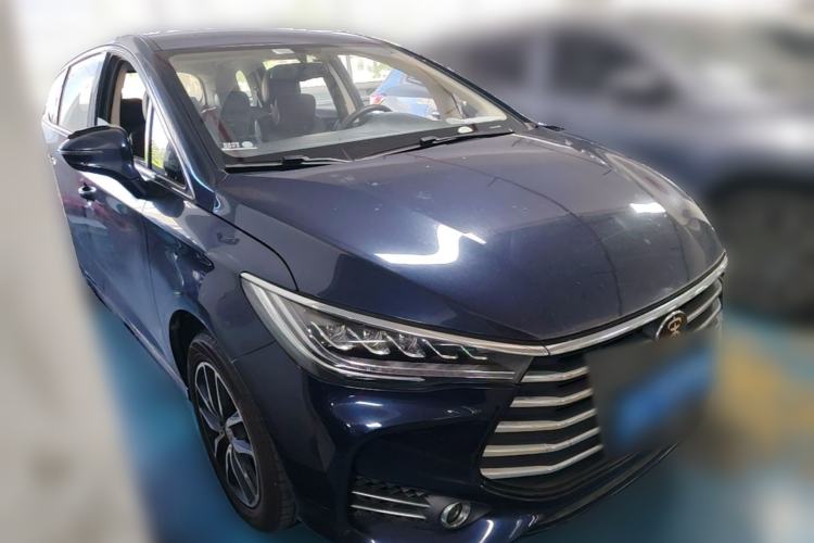 Used BYD Song MAX 2017 1.5T Manual Smart Connect Luxury 7-Seater Front Right 45 Deg
