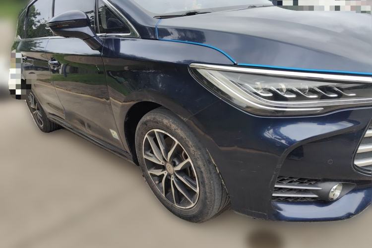 Used BYD Song MAX 2017 1.5T Automatic Smart Connect Prestige 7-Seater Front Right 45 Deg
