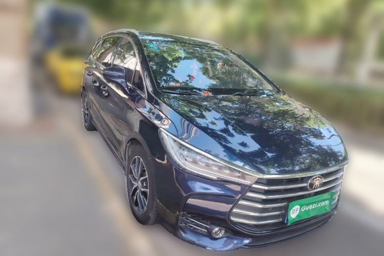 Used BYD Song MAX 2017 1.5T Automatic Smart Connect Elite 7-Seater Front Right 45 Deg