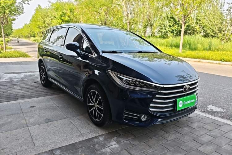 Used BYD Song MAX 2017 1.5T Manual Smart Connect Luxury 7-Seater Front Right 45 Deg