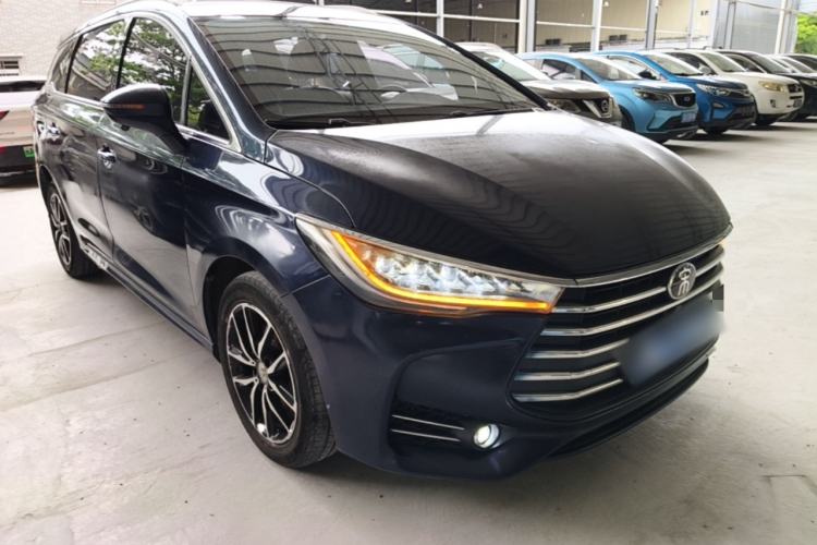 Used BYD Song MAX 2017 1.5T Automatic Smart Connect Elite 7-Seater Front Right 45 Deg