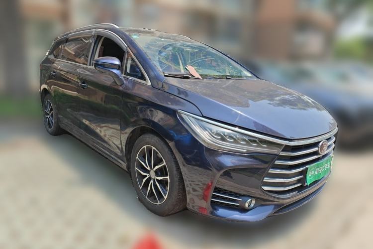 Used BYD Song MAX 2017 1.5T Automatic Smart Connect Elite 7-Seater Front Right 45 Deg