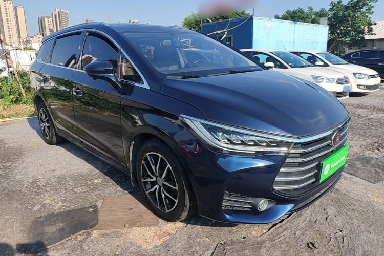 Used BYD Song MAX 2017 1.5T Automatic Smart Connect Elite 7-Seater Front Right 45 Deg