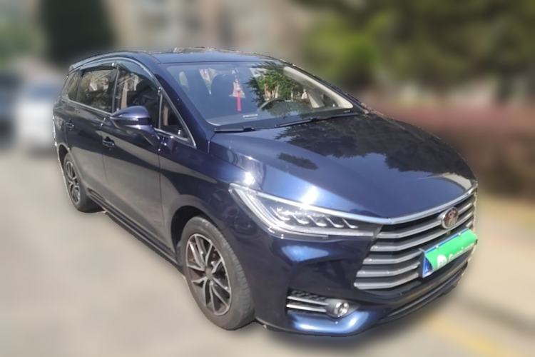Used BYD Song MAX 2017 1.5T Manual Smart Connect Luxury 7-Seater Front Right 45 Deg