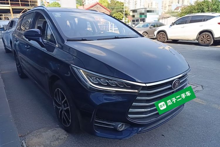 Used BYD Song MAX 2017 1.5T Automatic Smart Connect Elite 7-Seater Front Right 45 Deg