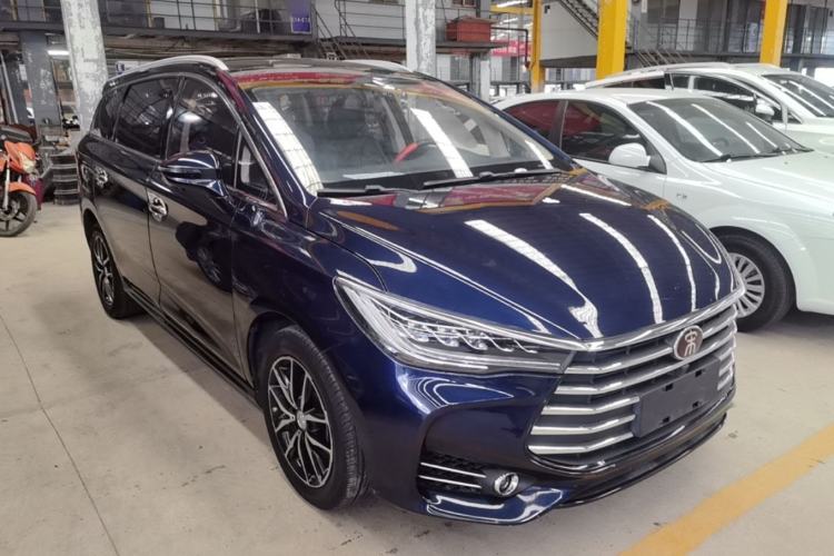 Used BYD Song MAX 2017 1.5T Automatic Smart Connect Elite 7-Seater Front Right 45 Deg