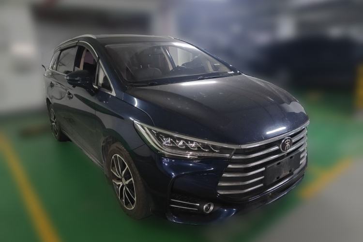 Used BYD Song MAX 2017 1.5T Automatic Smart Connect Elite 7-Seater Front Right 45 Deg
