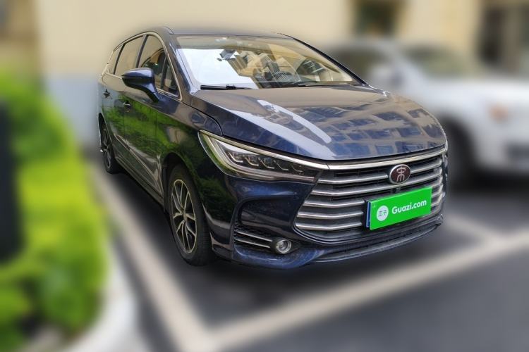 Used BYD Song MAX 2017 1.5T Manual Smart Connect Luxury 7-Seater Front Right 45 Deg