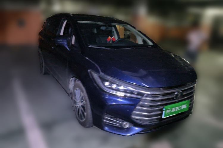 Used BYD Song MAX 2017 1.5T Automatic Smart Connect Elite 7-Seater Front Right 45 Deg