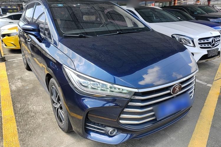 Used BYD Song MAX 2017 1.5T Automatic Smart Connect Elite 7-Seater Front Right 45 Deg