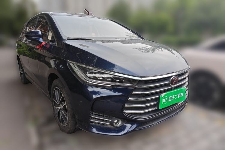 Used BYD Song MAX 2017 1.5T Manual Smart Connect Luxury 7-Seater Front Right 45 Deg