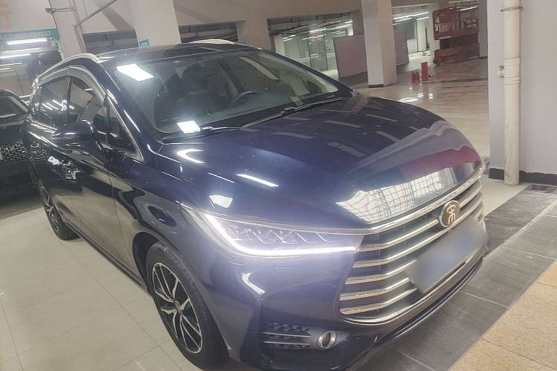 Used BYD Song MAX 2017 1.5T Automatic Smart Connect Elite 7-Seater Front Right 45 Deg