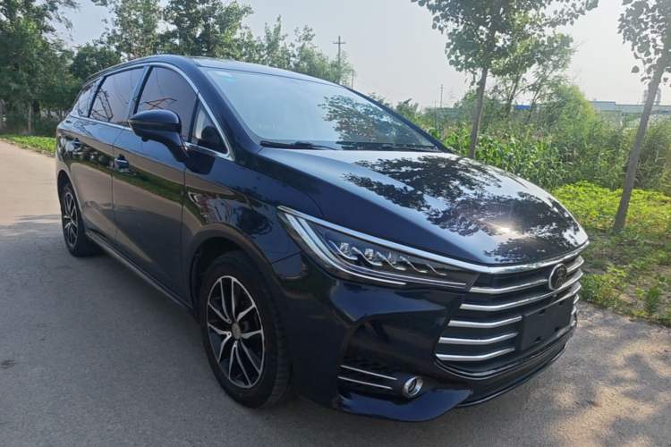 Used BYD Song MAX 2017 1.5T Automatic Comfort Model 7 Seats Front Right 45 Deg