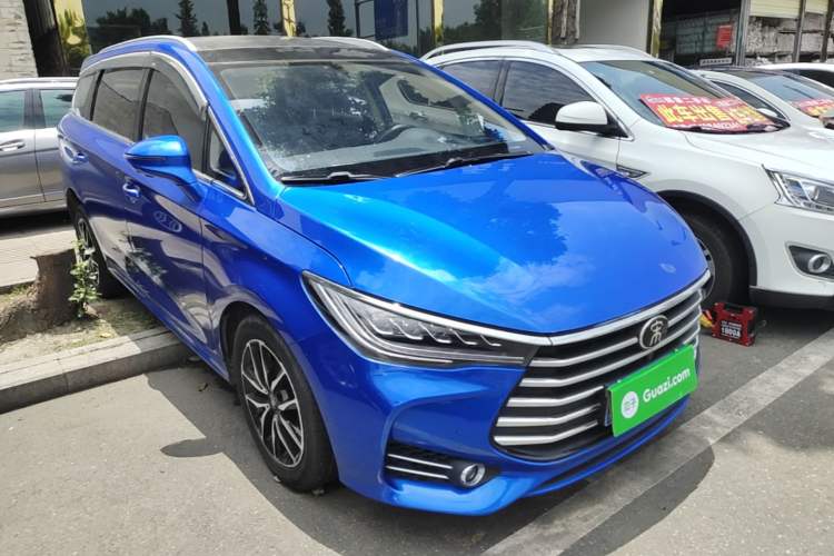 Used BYD Song MAX 2017 1.5T Automatic Smart Connect Prestige 7-Seater Front Right 45 Deg