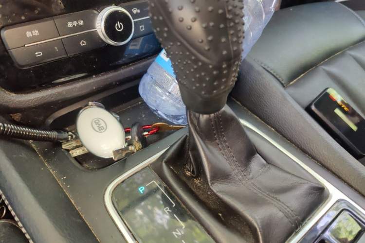 Used BYD Song MAX 2017 1.5T Automatic Smart Connect Elite 7-Seater Gear Lever