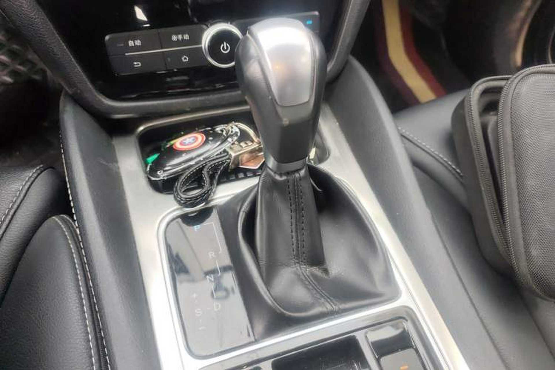Used BYD Song MAX 2017 1.5T Automatic Smart Connect Prestige 7-Seater Gear Lever