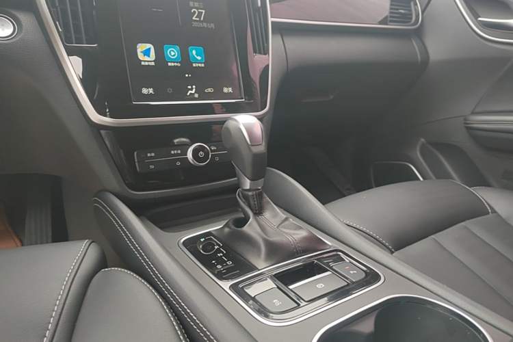 Used BYD Song MAX 2017 1.5T Automatic Smart Connect Prestige 7-Seater Gear Lever
