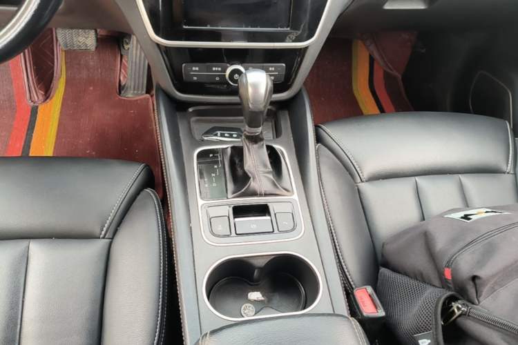 Used BYD Song MAX 2017 1.5T Automatic Smart Connect Prestige 7-Seater Gear Lever