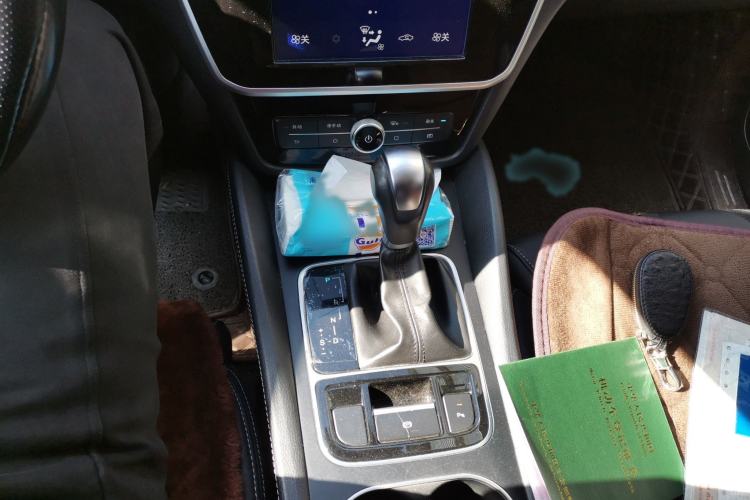 Used BYD Song MAX 2017 1.5T Automatic Smart Connect Luxury 7-Seater Gear Lever